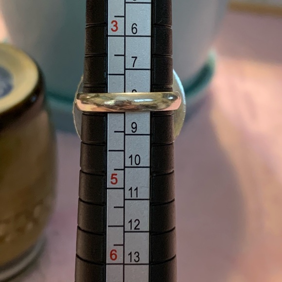 Genuine Howlite silver ring. Size 4 - Picture 5 of 9